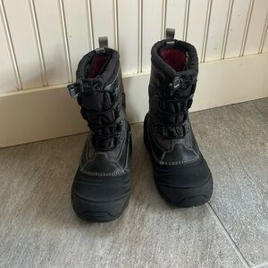 Black North Face kids winter boots